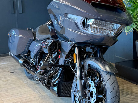 2026 Harley-Davidson CVO Road Glide ST, серый, 6500000 рублей, вид 3