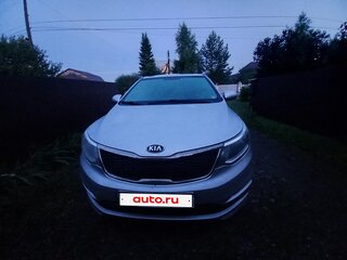 2016 Kia Rio III Рестайлинг, серебристый, 840000 рублей, вид 2