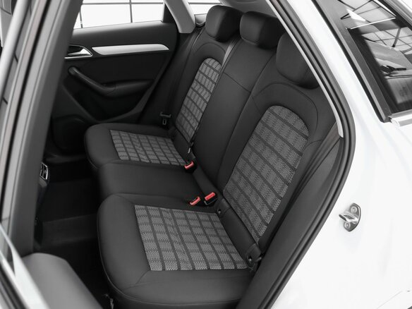 2016 Audi Q3 I (8U) Рестайлинг, белый - вид 11