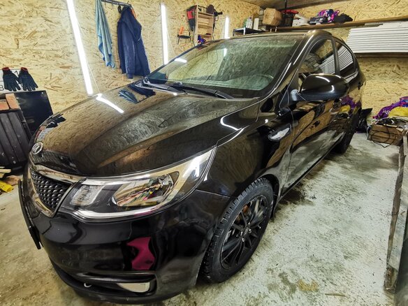 2015 Kia Rio III Рестайлинг, чёрный, 965000 рублей - вид 3