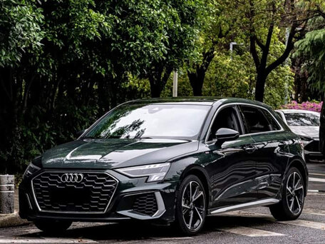 2024 Audi A3 Sportback 35 TFSI IV (8Y), зелёный, 1899000 рублей, вид 1