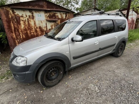 2019 Lada (ВАЗ) Largus Cross I, серебристый, 900000 рублей - вид 2
