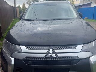 2020 Mitsubishi Outlander III Рестайлинг 3, чёрный, 1720000 рублей, вид 2