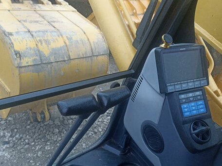2022 Komatsu PC220-8, жёлтый, 10847000 рублей, вид 4