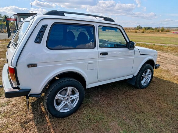1994 Lada (ВАЗ) 2121 (4x4) I Рестайлинг, белый, 450000 рублей - вид 6