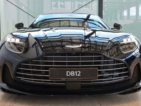 Aston Martin DB12