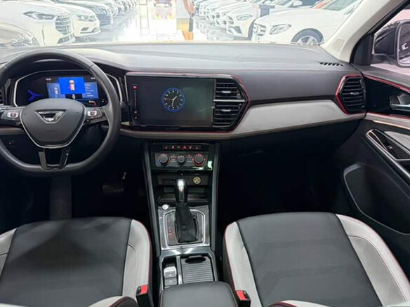 2023 Jetta VS7 I Рестайлинг 1, белый, 1488999 рублей - вид 4