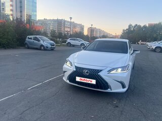 2022 Lexus ES 250 VII Рестайлинг, белый, 4000000 рублей, вид 3