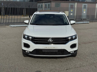 2022 Volkswagen T-Roc I Рестайлинг, белый, 1740000 рублей, вид 2