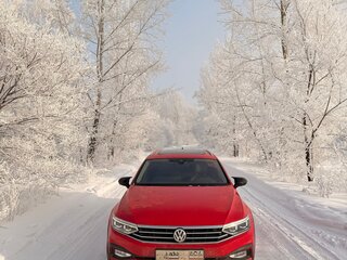 2019 Volkswagen Passat Alltrack B8 Рестайлинг, красный, 4700000 рублей, вид 1