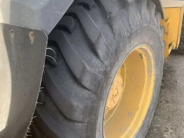 2012 John Deere 325K, золотистый, 4000000 рублей, вид 4