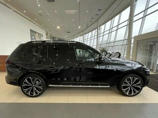 2026 BMW X7 40d I (G07) Рестайлинг, чёрный, 18990000 рублей, вид 4
