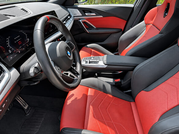 2023 BMW X1 Long 20Li sDrive III (U11/U12), красный, 2900000 рублей - вид 7