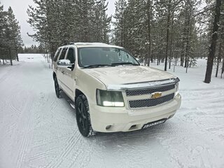 2012 Chevrolet Tahoe 6AT III, белый, 2300000 рублей, вид 2