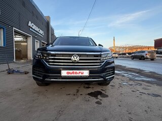 2020 Volkswagen Touareg III, чёрный, 5600000 рублей, вид 1