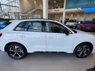 2025 Audi Q3 45 TFSI II (F3), белый, 5680000 рублей, вид 4