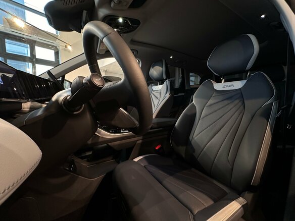 2026 Geely Atlas II, чёрный - вид 11