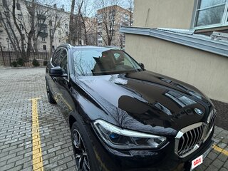 2019 BMW X5 30d IV (G05/G18), чёрный, 6999000 рублей, вид 2
