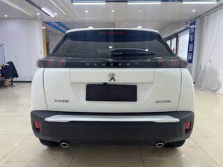 2023 Peugeot 2008 II, белый, 1471000 рублей, вид 4