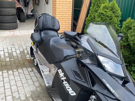 2011 BRP Ski-Doo Grand Touring 600, чёрный, 1150000 рублей, вид 1