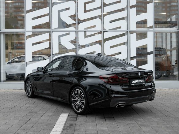 2018 BMW 5 серии 530i xDrive VII (G30/G31/G38), чёрный, 3399000 рублей - вид 1