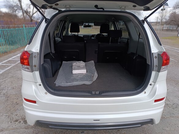 2010 Toyota Wish II, белый, 1325000 рублей - вид 8