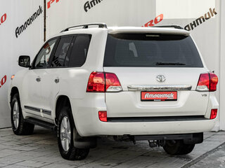 2012 Toyota Land Cruiser 200 Series Рестайлинг 1, белый, 3880000 рублей, вид 4