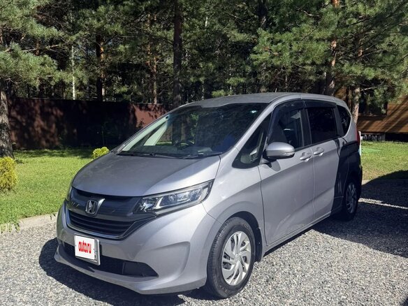 2017 Honda Freed Freed+ II, серебристый - вид 1