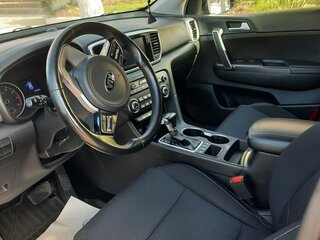 2020 Kia Sportage IV Рестайлинг, чёрный, 2000000 рублей, вид 4