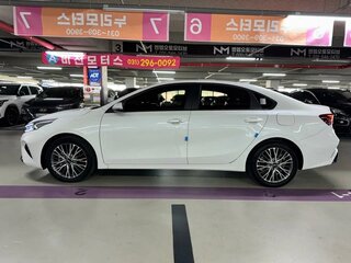 2024 Kia K3 II Рестайлинг, белый, 2290000 рублей, вид 3