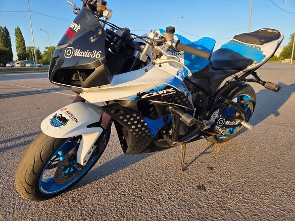 2011 Honda CBR 600RR, синий, 380000 рублей - вид 2