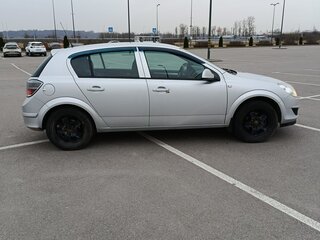 2011 Opel Astra H Рестайлинг, серебристый, 300000 рублей, вид 3