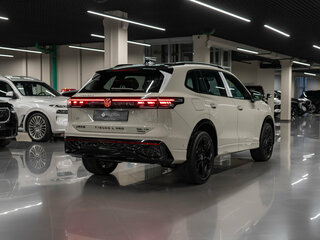 2026 Volkswagen Tiguan L Pro III (China Market), белый, 5300000 рублей, вид 5