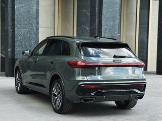 2026 Audi Q5 40 TFSI III (GU), зелёный, 6300000 рублей, вид 2