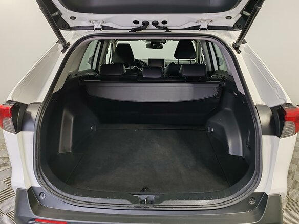 2021 Toyota RAV4 V (XA50), белый, 2875000 рублей - вид 9