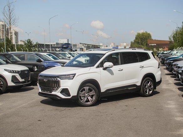 2026 Geely Okavango I Рестайлинг, белый, 3870900 рублей