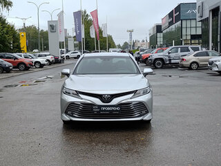 2019 Toyota Camry VIII (XV70), серебристый, 2388000 рублей, вид 2