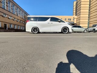 2017 Toyota Alphard III, белый, 4200000 рублей, вид 4