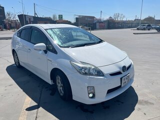 2009 Toyota Prius III (XW30), белый, 1100000 рублей, вид 4
