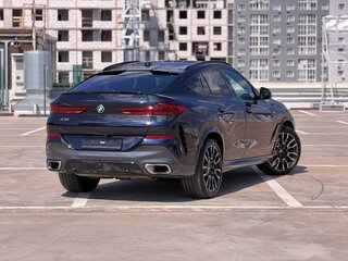 2023 BMW X6 40i III (G06) Рестайлинг, чёрный, 10500000 рублей, вид 4