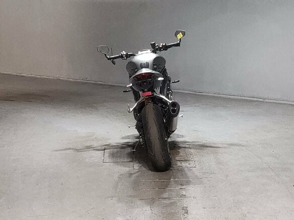 2022 Triumph Speed Triple, серый, 1380000 рублей - вид 5