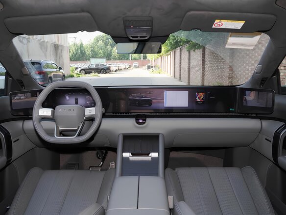 2026 Audi E7X, чёрный, 7399900 рублей - вид 8