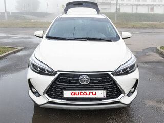 2022 Toyota Yaris L X XP150 Рестайлинг, белый, 1990000 рублей, вид 2