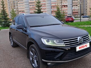 2017 Volkswagen Touareg II Рестайлинг, чёрный, 2900000 рублей, вид 2