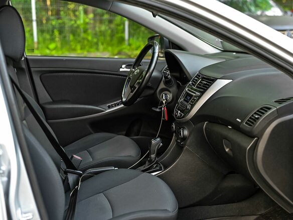 2014 Hyundai Solaris I Рестайлинг, серебристый - вид 11
