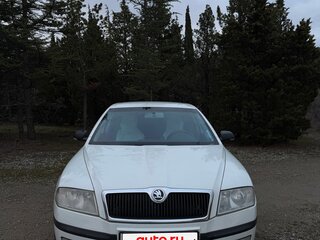 2008 Skoda Octavia II (A5), белый, 700000 рублей, вид 1