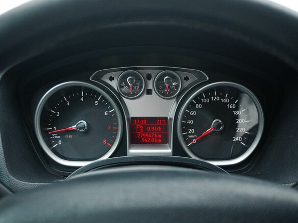 2009 Ford Focus II Рестайлинг, серебристый, 589000 рублей - вид 12