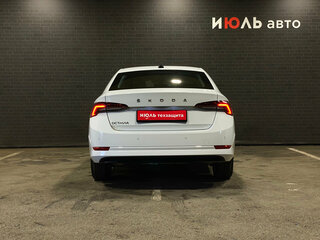 2021 Skoda Octavia IV (A8), белый, 2449000 рублей, вид 3