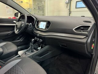 2026 Lada (ВАЗ) Vesta I Рестайлинг (NG), серый, 1737449 рублей, вид 3