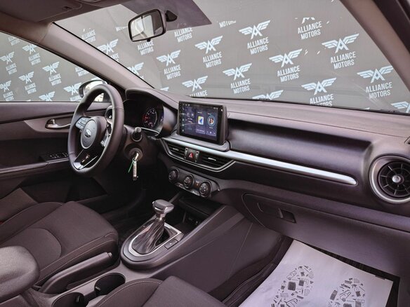 2021 Kia Cerato IV Рестайлинг, белый, 1565000 рублей - вид 21